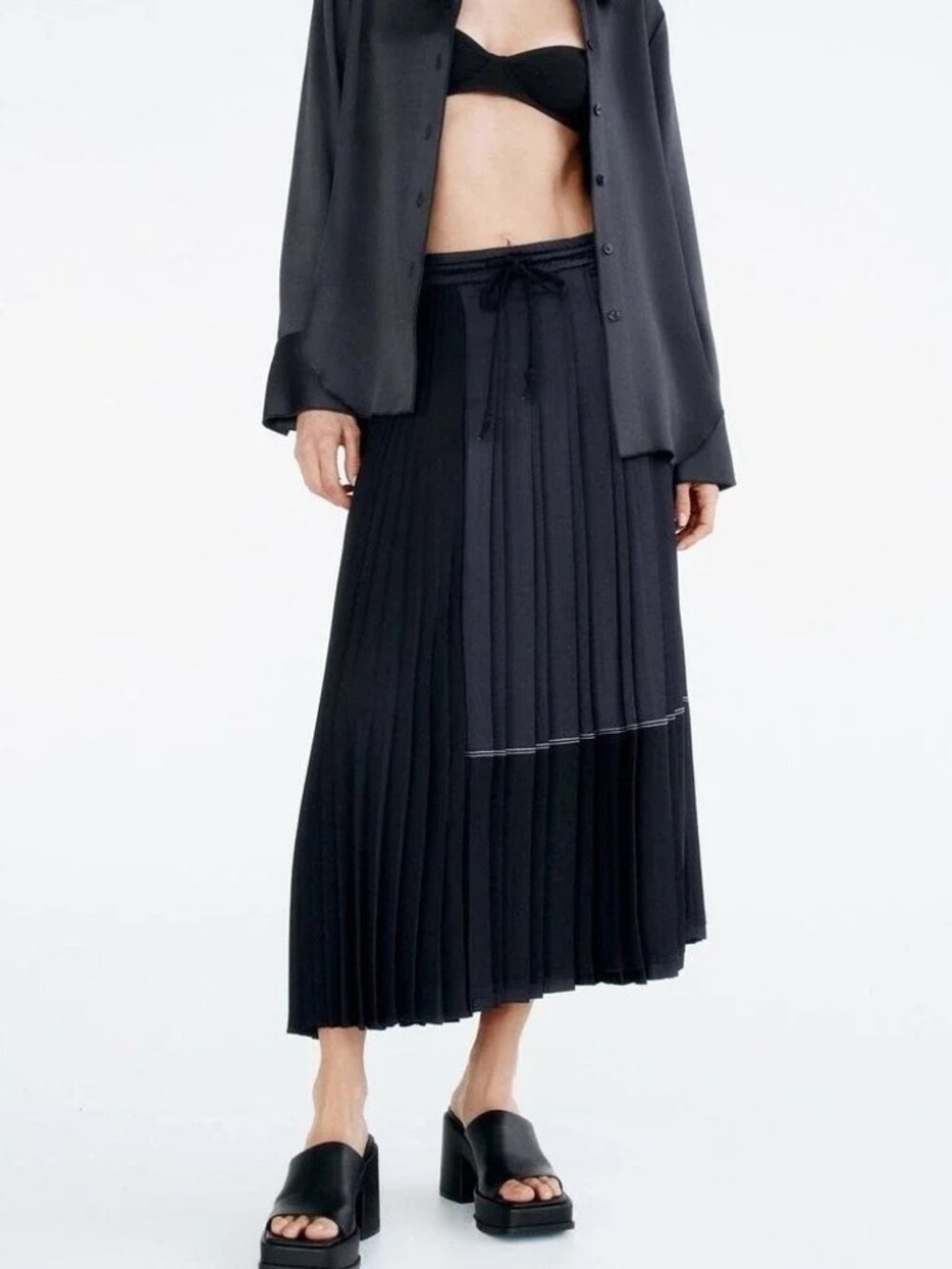 Zara x Faldo Plisada Pleated Midi Skirt - Navy/Black - Size Medium